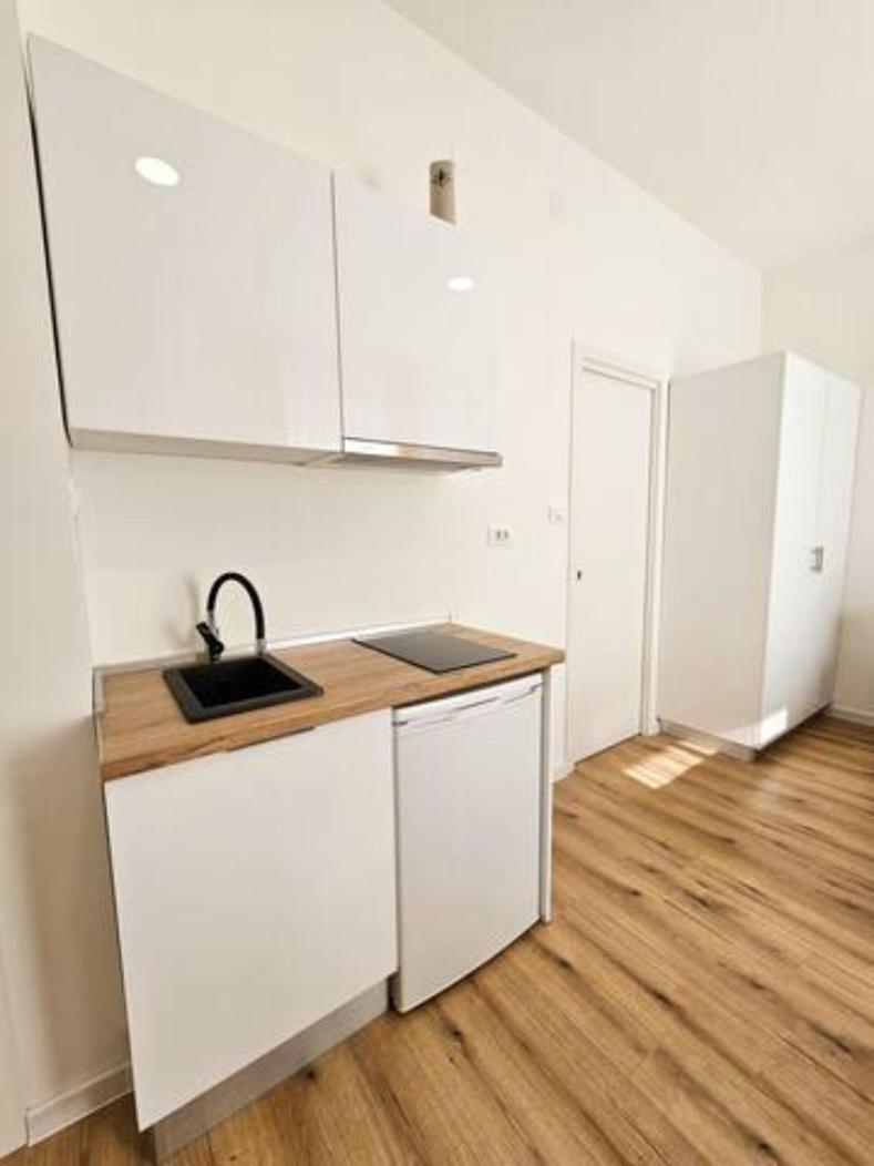 New Stylish & Modern Studio Apart - With Sea View *